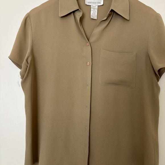 Jones New York Tops - Jones New York womens short sleeve, silk blend top